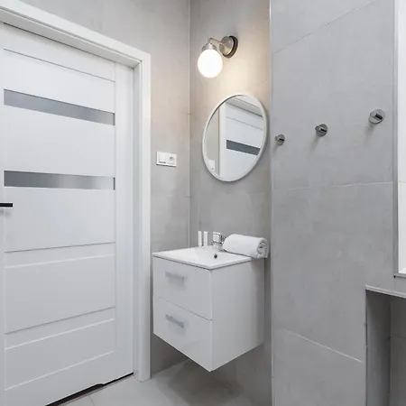 Stylowe Apartamenty Typu Studio Na Parterze W Centrum Katowic Blisko Rynku By Noclegi Renters Katowice Exterior photo